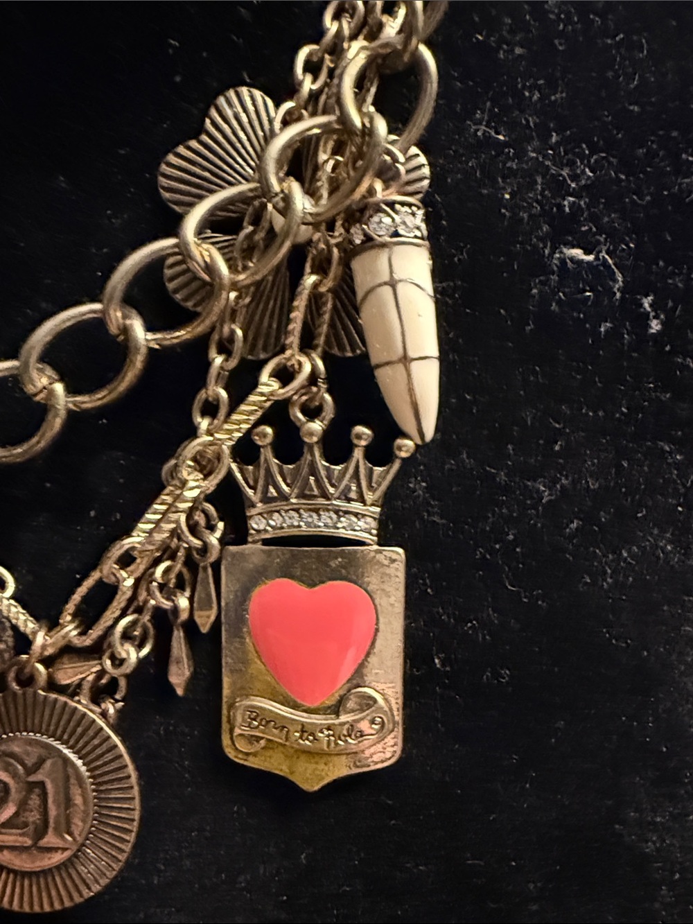 Vintage Vera Wang gold tone and ribbon charm set born to Hola necklace - Picture 2 of 4